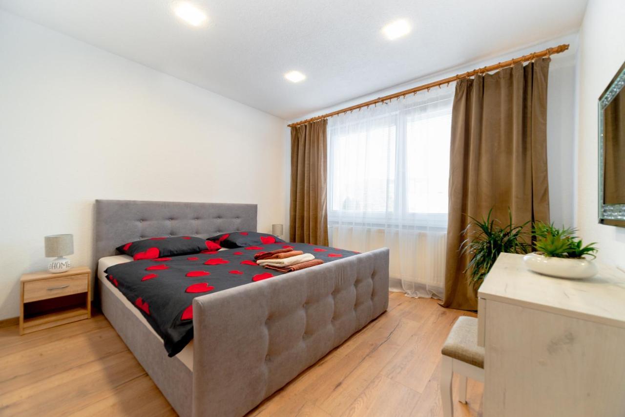 Apartman Discreet Kysucke Nove Mesto Екстериор снимка